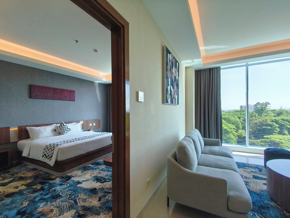Executive Double Room | Desk, iron/ironing board (on request), WiFi (free)