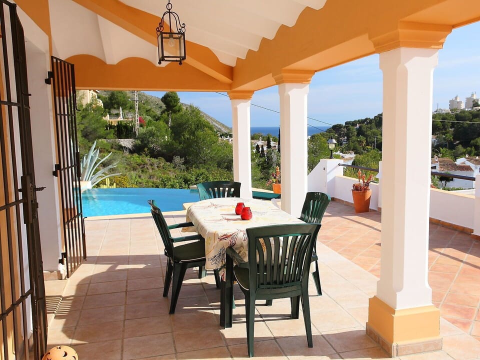 Property, Building, Real Estate, House, Room, Porch, Patio, Estate, Home, Villa