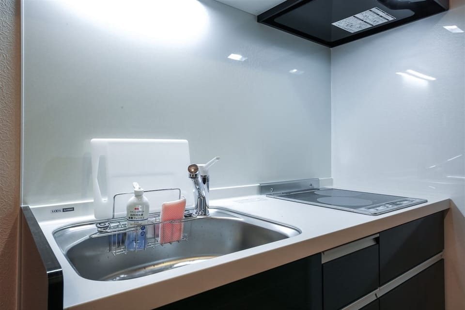 House | Private kitchen | Fridge, microwave, stovetop, electric kettle