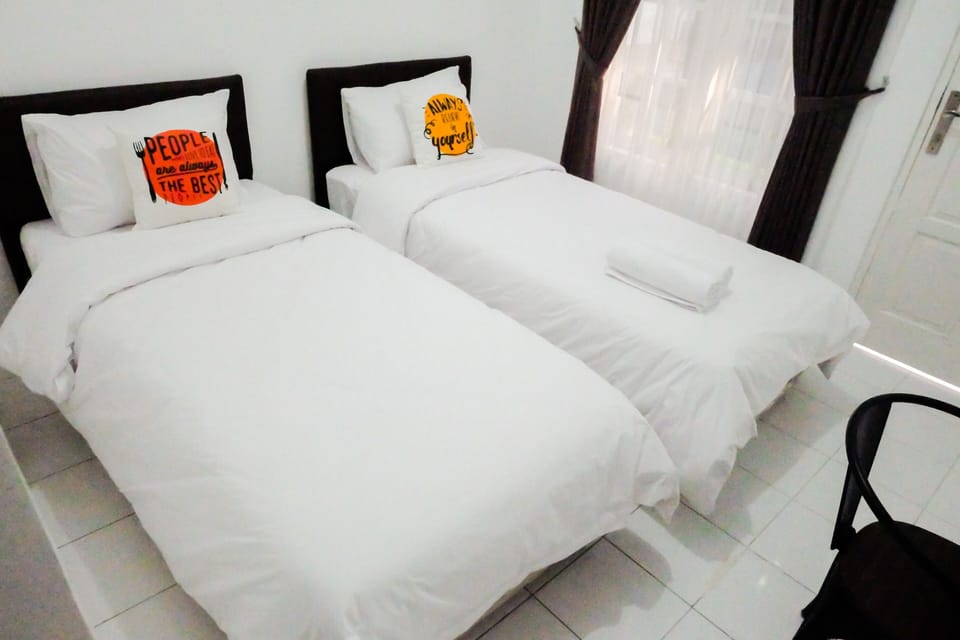 Standard Twin Room, 2 Twin Beds, Pool View | Desk, laptop workspace, free WiFi