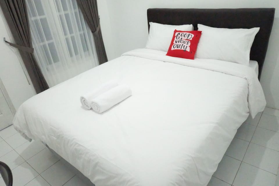 Standard Double Room, 1 Queen Bed, Pool View | Desk, laptop workspace, free WiFi