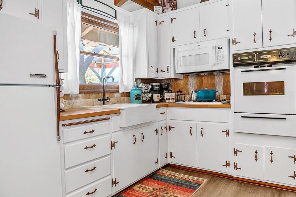The sweetest southwest style kitchen.