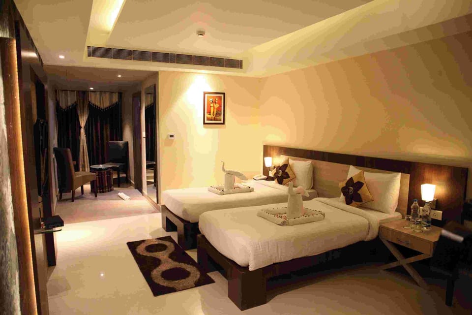 Deluxe Double Room | Premium bedding, down comforters, desk, iron/ironing board