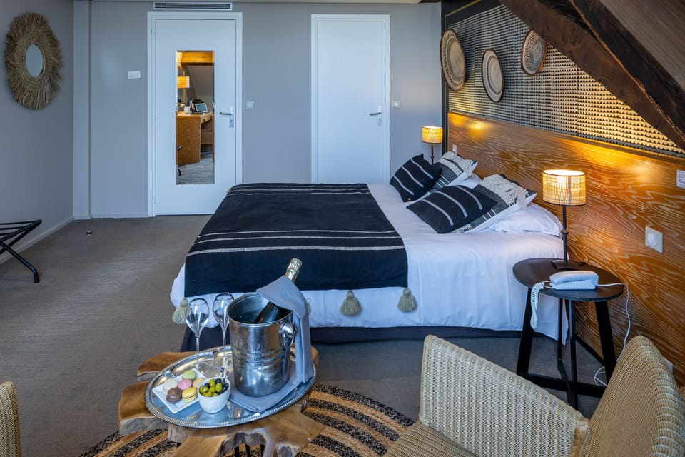 Chambre Tradition Manoir | Premium bedding, in-room safe, desk, soundproofing