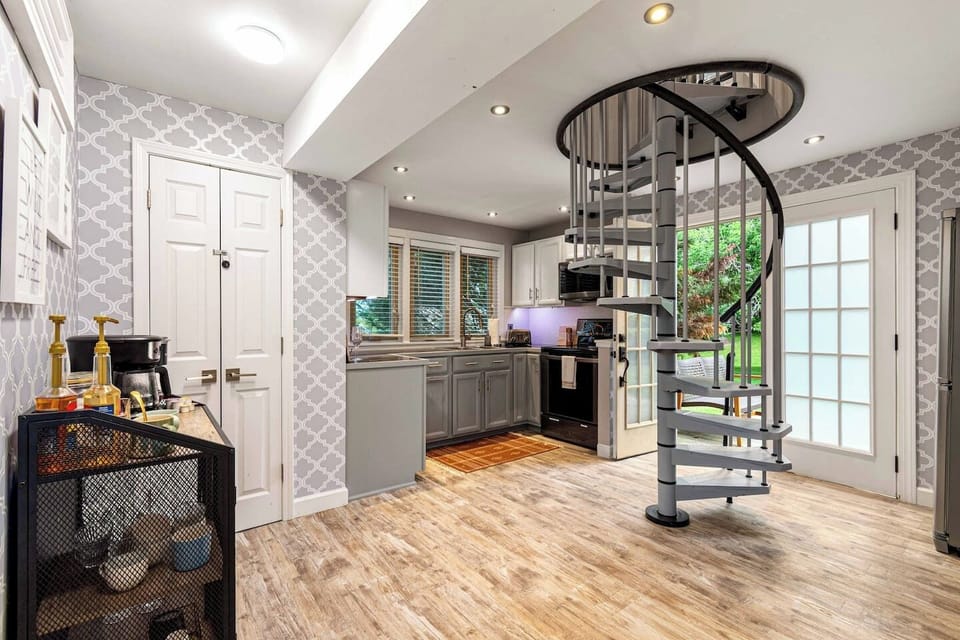 Full kitchen, walk out to 2 acres! 