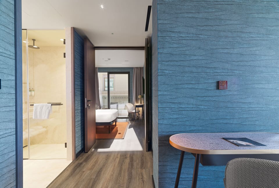 Heaven Acropolis Suite with Lounge Access | Hypo-allergenic bedding, minibar, in-room safe, individually decorated