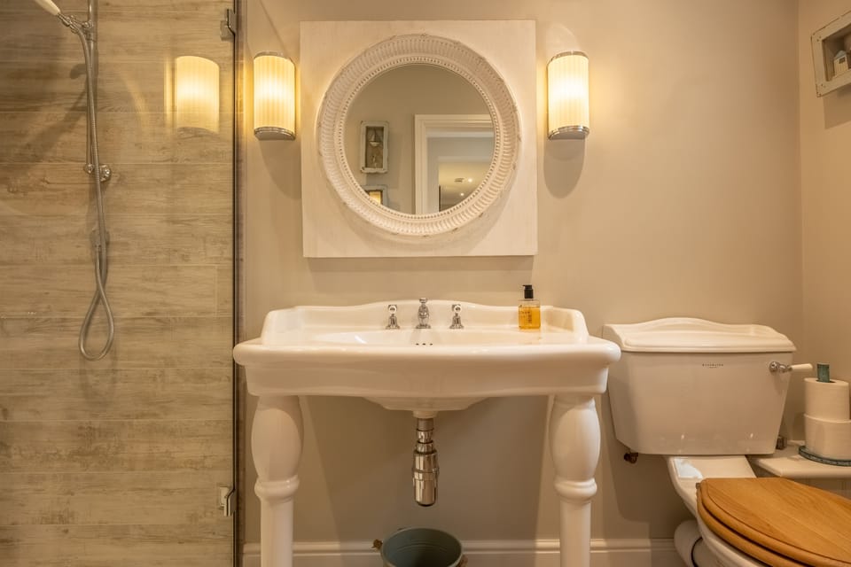 First floor: Brightly lit shower room