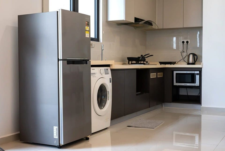 A well and equipped kitchen.