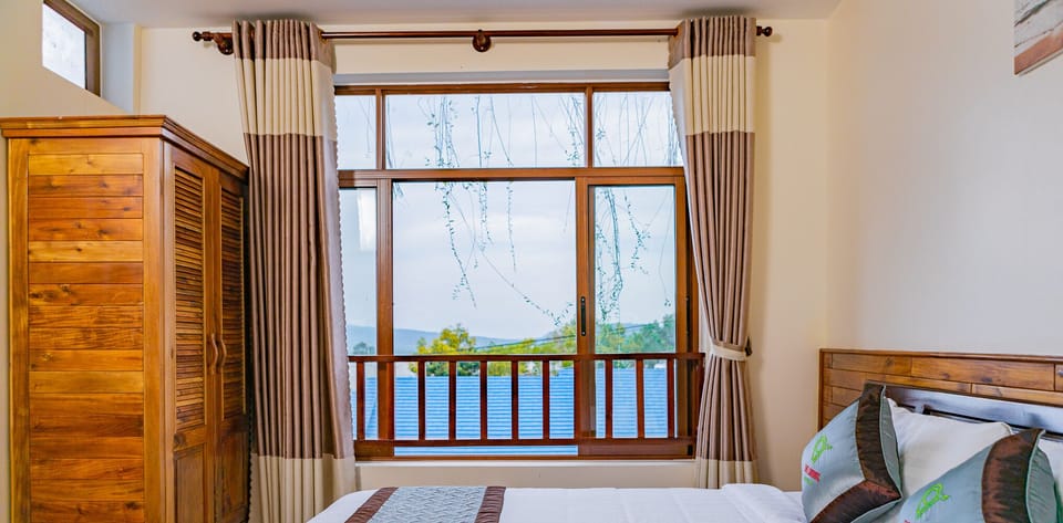 Panoramic Apartment, 3 Bedrooms | Premium bedding, individually decorated, individually furnished