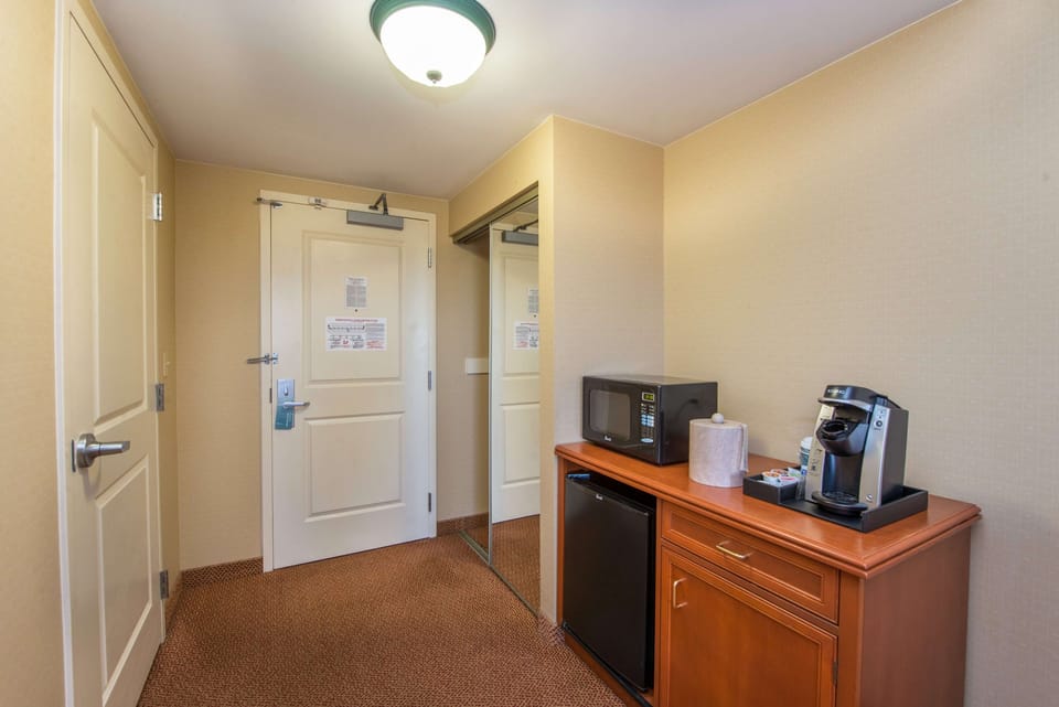 In-room safe, desk, laptop workspace, iron/ironing board