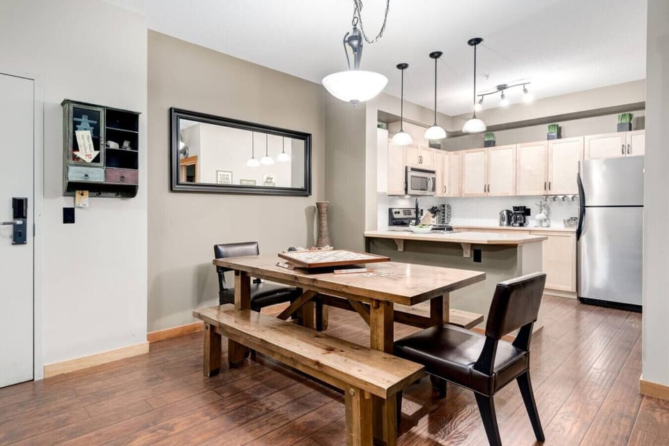 Open space for entertaining and cooking!