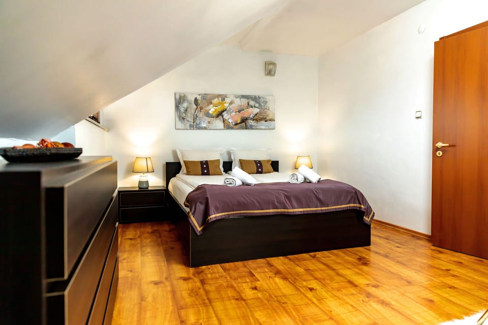 City Penthouse | Minibar, soundproofing, free WiFi, bed sheets