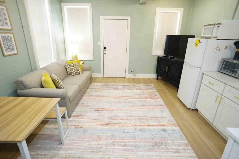 Queen sleeper sofa & dining table/desk. Sleeps 2!