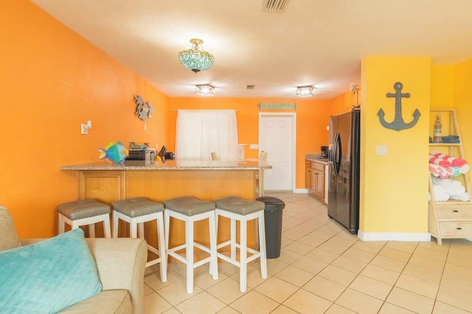 Seating for 8 in the kitchen and dining