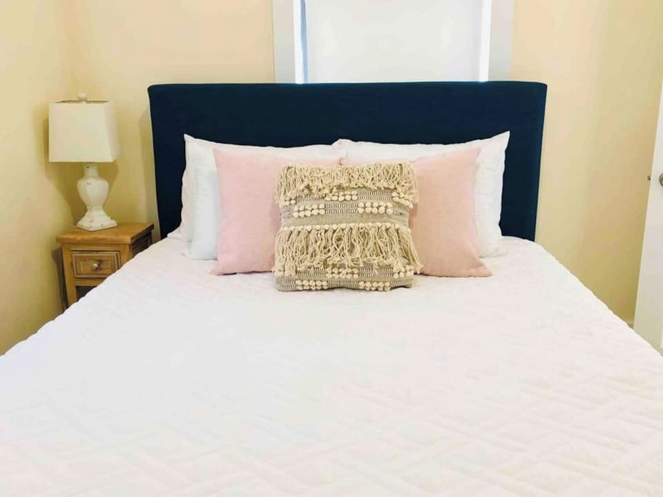 Queen memory foam bed.