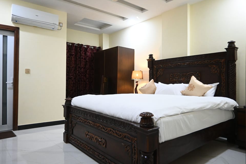 Family Room | 1 bedroom, free WiFi