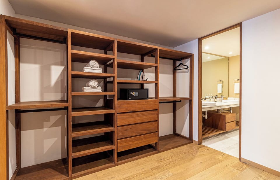 Premium Apartment | Wardrobe