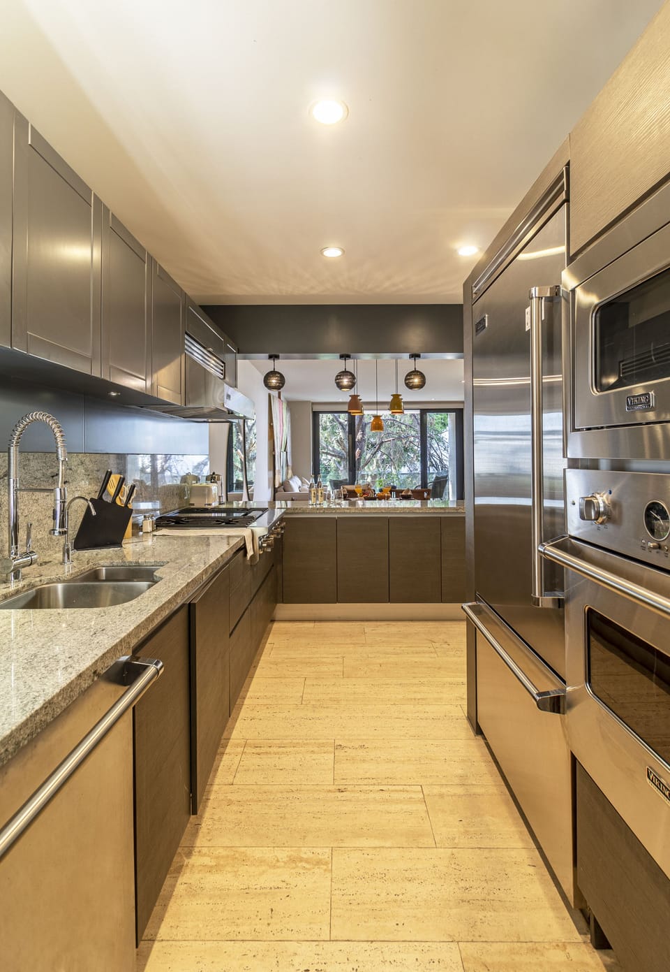 Premium Apartment | Private kitchen | Fridge, microwave, oven, stovetop