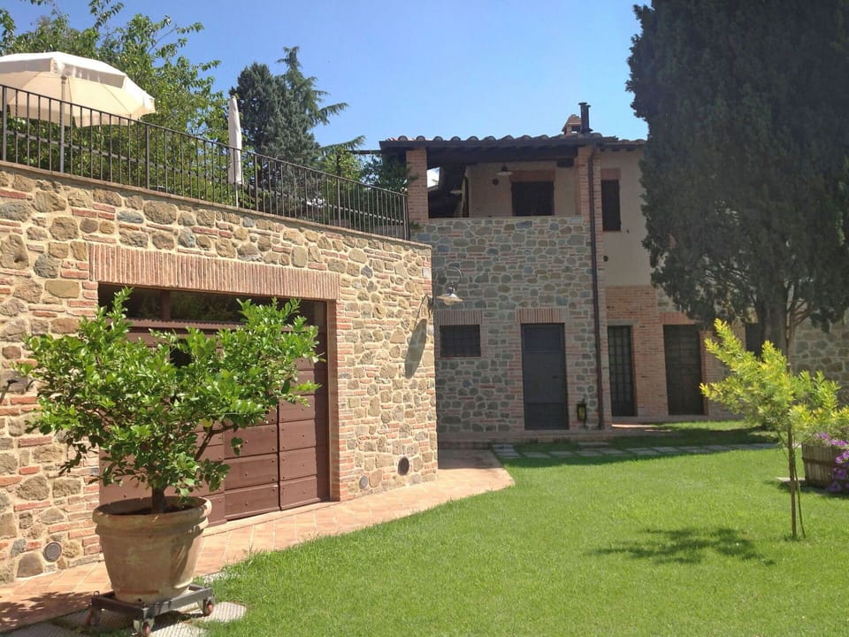 Property, House, Building, Real Estate, Home, Estate, Yard, Grass, Cottage, Facade