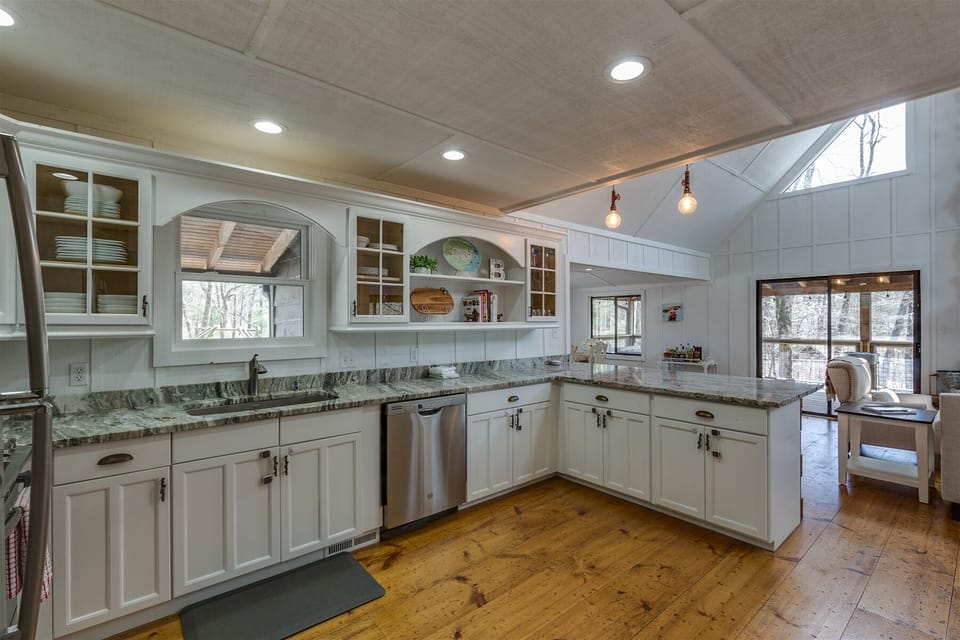 Kitchen, Main Level