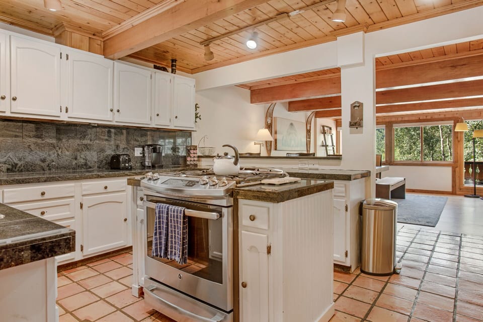Island with gas range