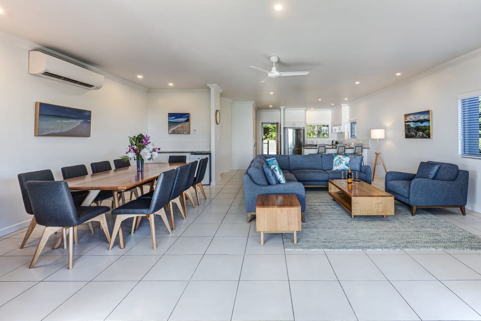 Panoramic Apartment | Living area | 48-inch LCD TV with digital channels, TV