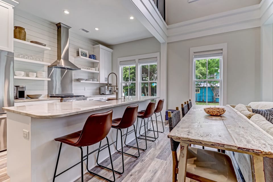 Fabulous Chef's Kitchen has Table Seating for 4 and Counter Seating for 4