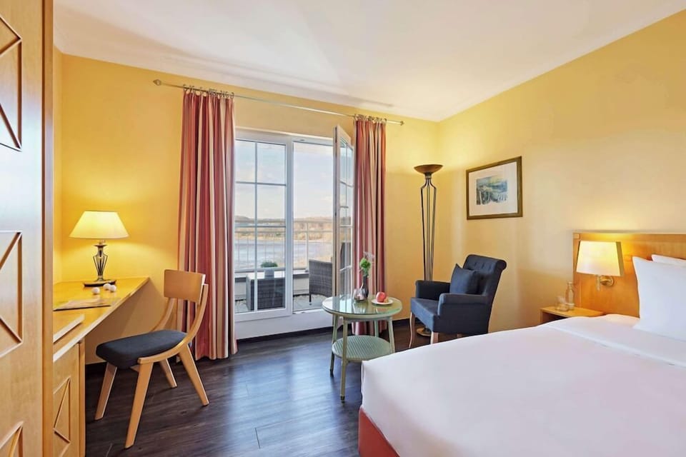 Classic Double Room | Hypo-allergenic bedding, minibar, in-room safe, desk