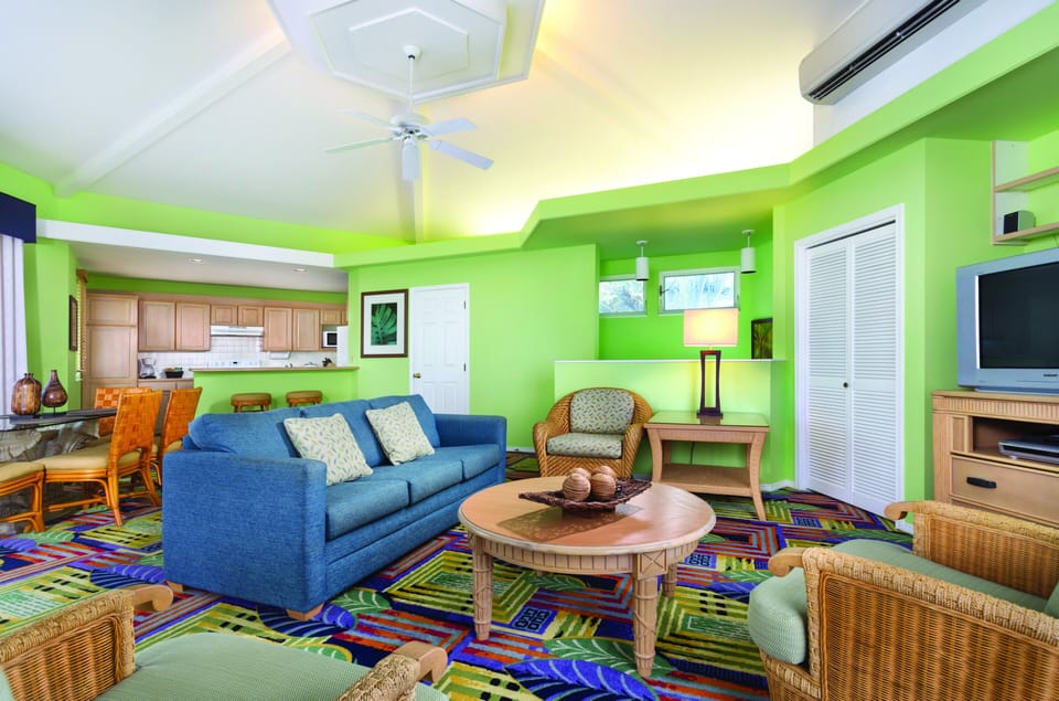 Villa, 2 Bedrooms, Garden View | Living room | 20-inch TV with cable channels