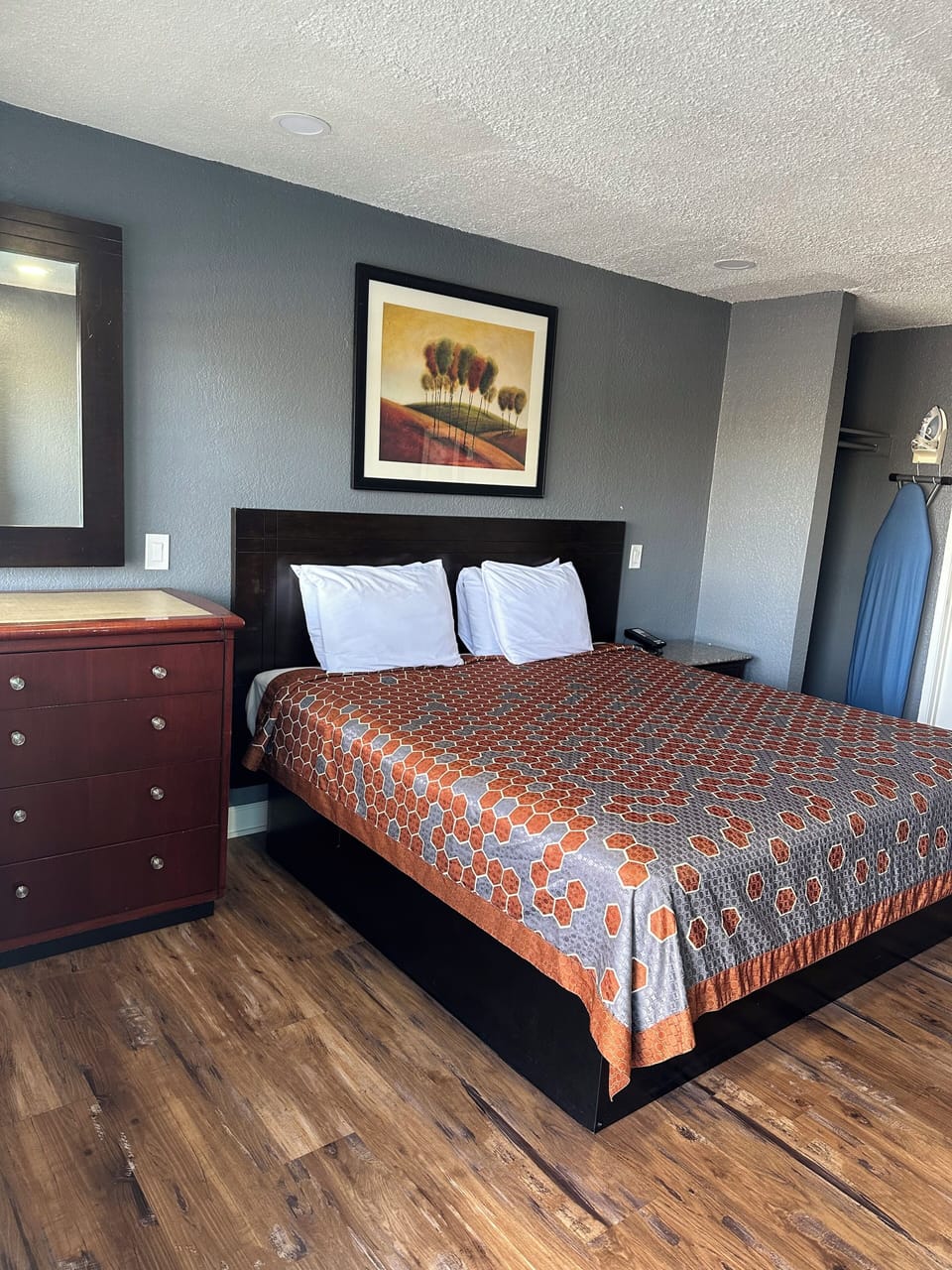 Family Suite, 2 Bedrooms | Desk, iron/ironing board, free WiFi