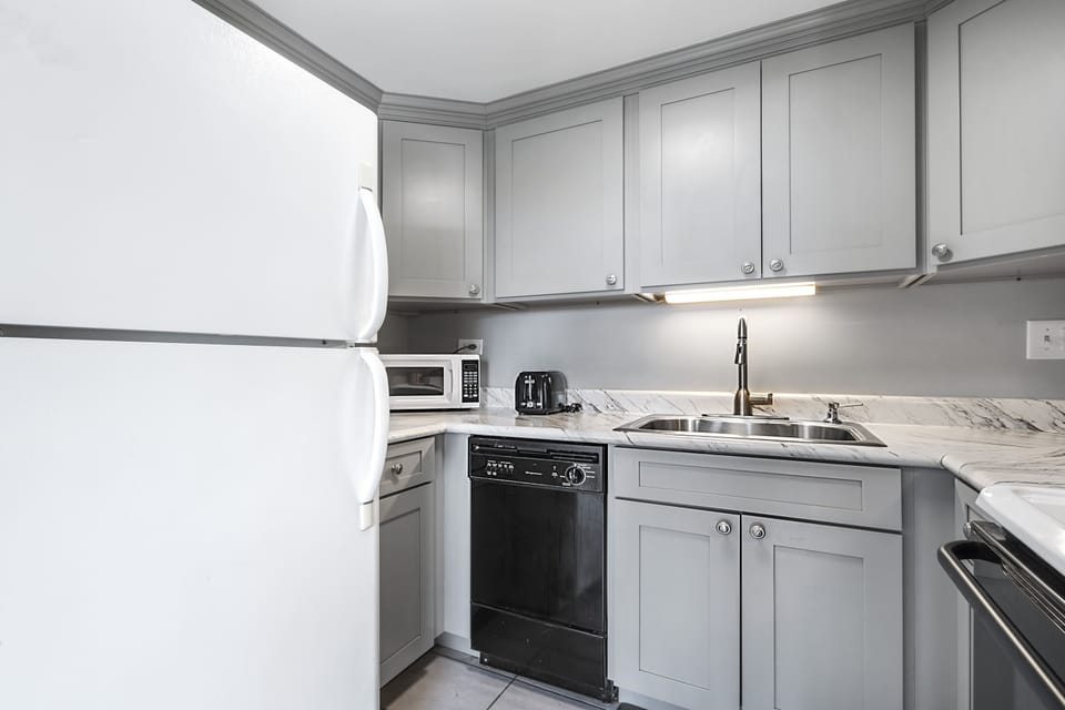 Fully Equipped Kitchen!!