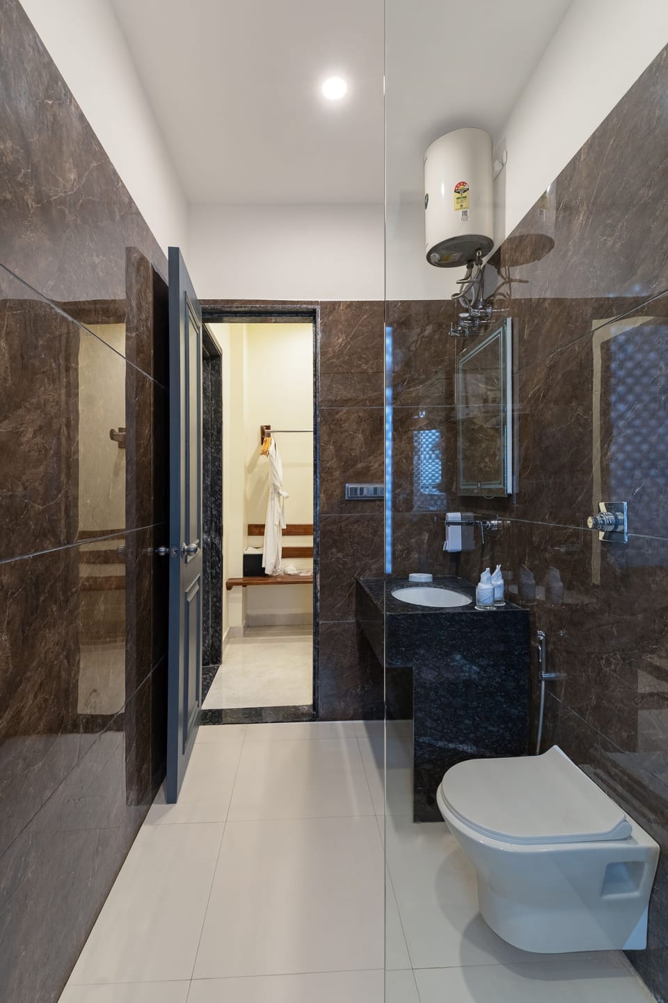Rainfall showerhead, free toiletries, hair dryer, slippers