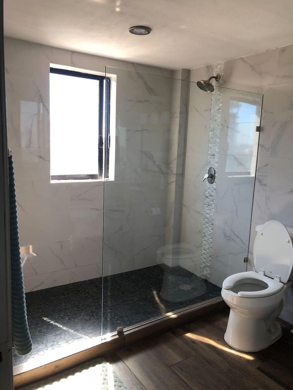 Comfort Condo | Bathroom | Shower, towels