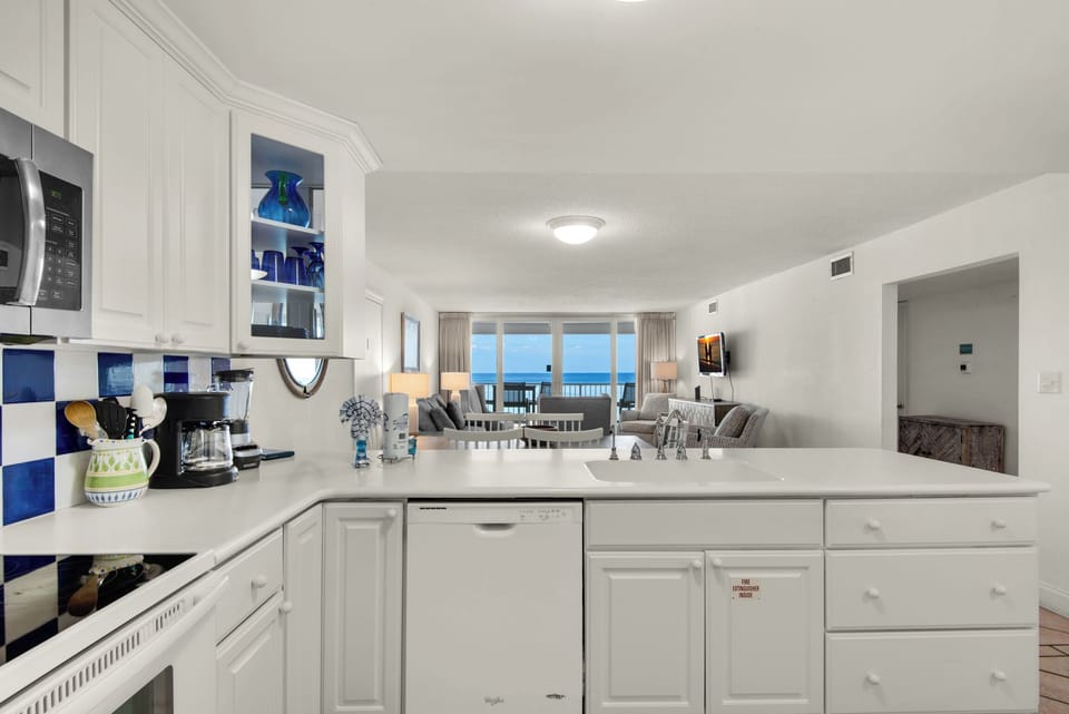 Kitchen to living room
