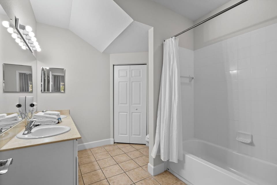 9-103 Lucayan Harbour Circle (20).jpg