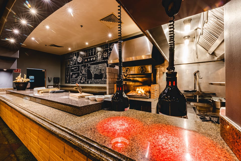 2 restaurants; breakfast, lunch, dinner, and brunch served