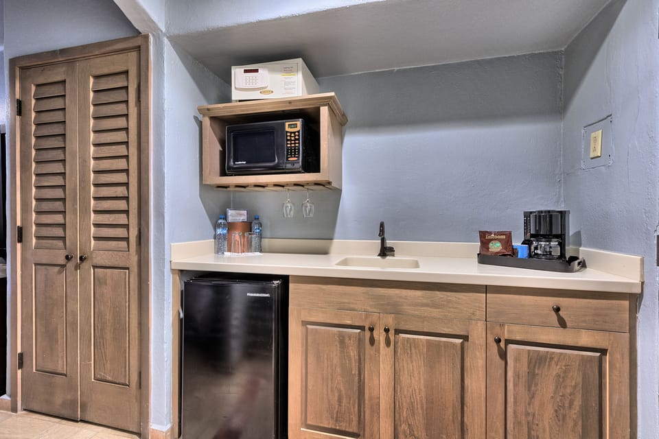 Mini-refrigerator
