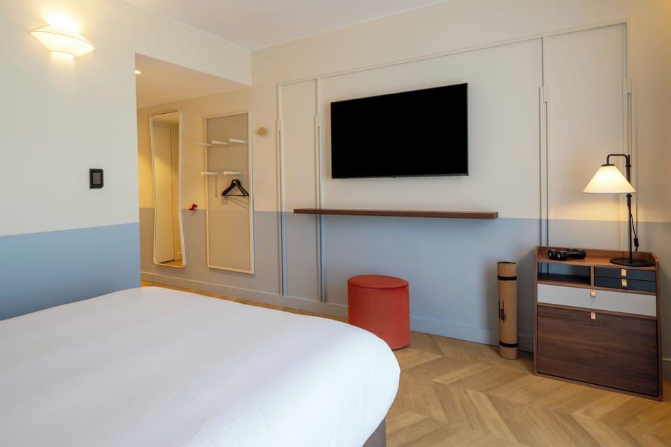 Classique Mobilité - La Coquette | In-room safe, blackout drapes, soundproofing, WiFi (free)