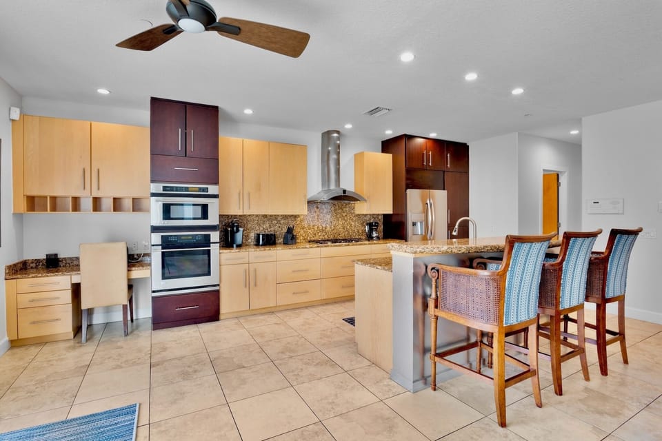 Kitchen, Desk Area