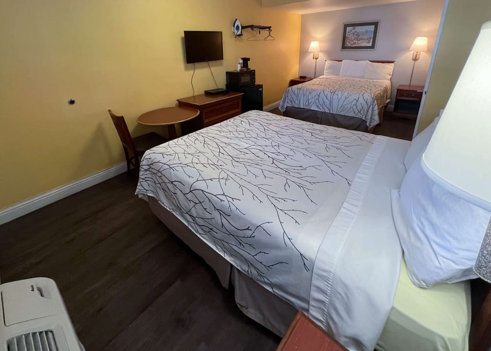 Blackout drapes, free WiFi, bed sheets, alarm clocks