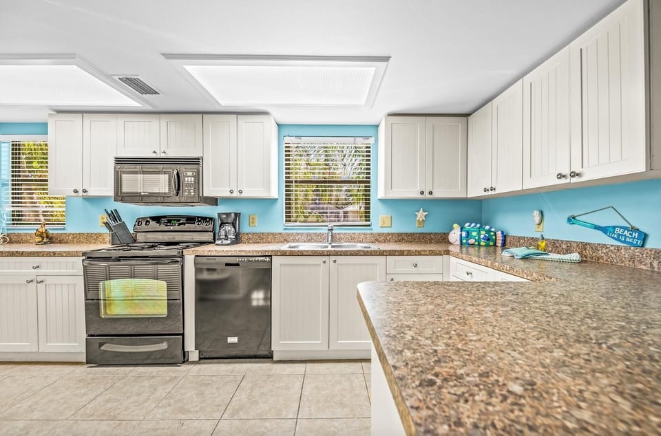 Villa, 2 Bedrooms | Private kitchen | Coffee/tea maker, fridge, toaster