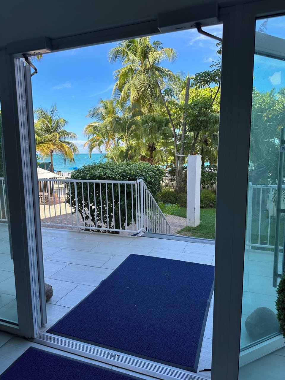 Access to beach from lobby