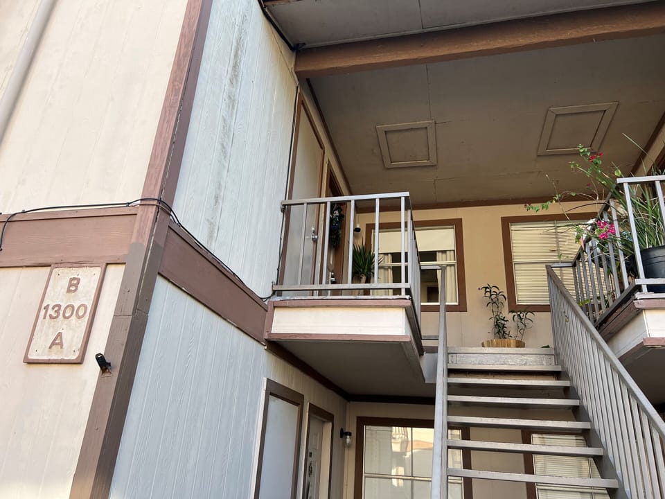 Place de la Rio Grand is located on the 2nd floor at building 1300. 