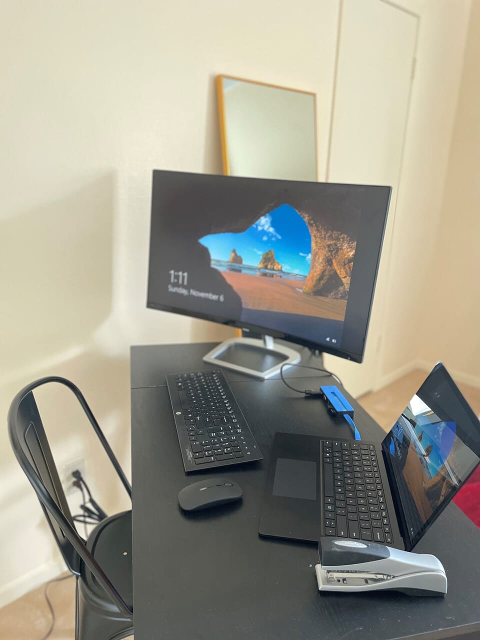 Desk station includes, 2nd screen, keyboard, and mouse connectivity.  