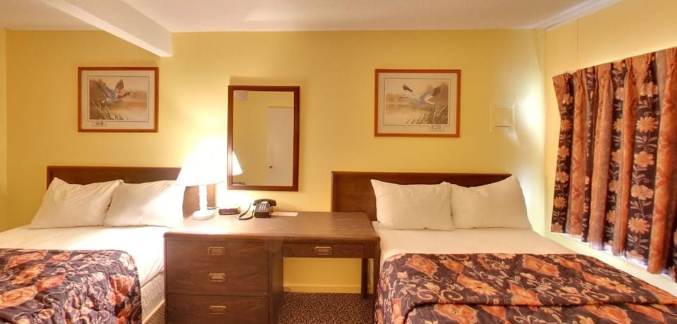 Deluxe Apartment, Non Smoking | Premium bedding, Tempur-Pedic beds, desk, blackout drapes