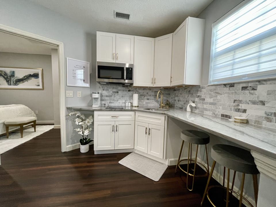 Kitchenette and workspace 