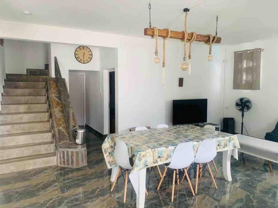 Villa | Dining