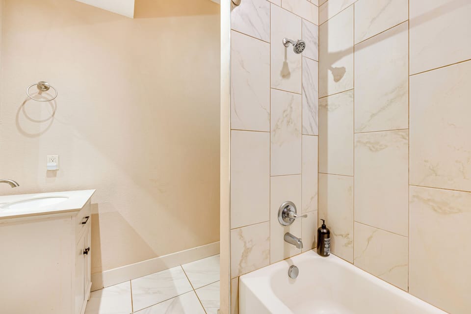 Full Bathroom | Lower Level