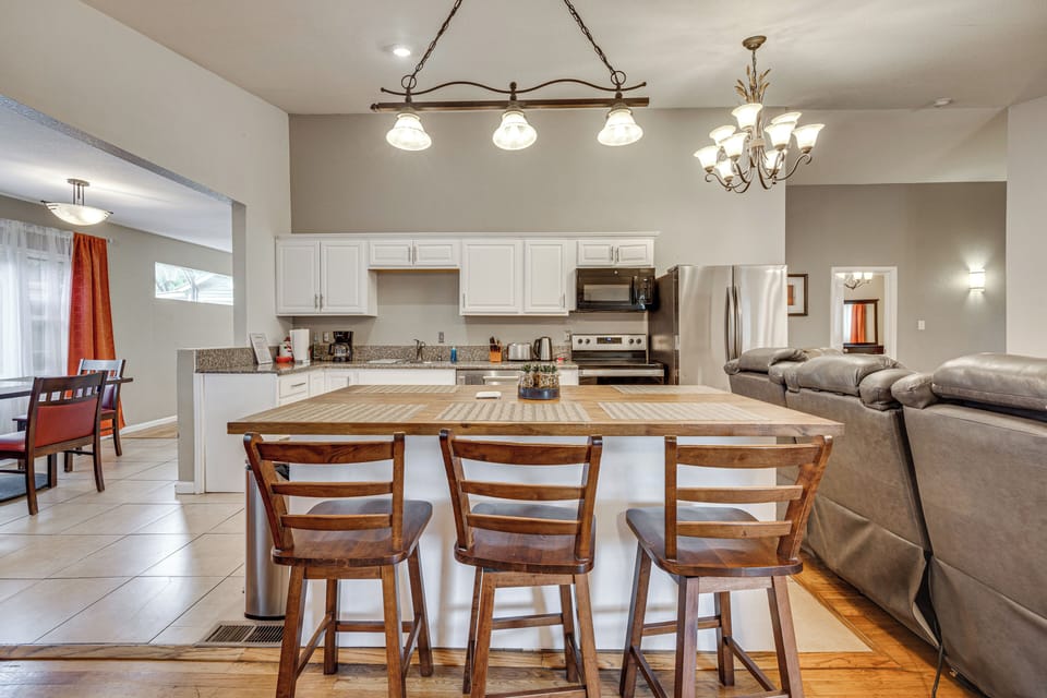Kitchen | Main Floor