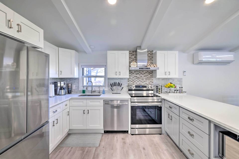 Kitchen | High-End Stainless Steel Appliances | Cooking Basics